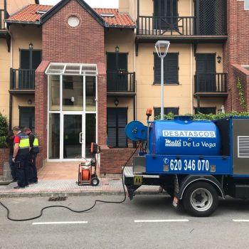 Empresa con Camión cuba de agua a presión para desatascos en Santander